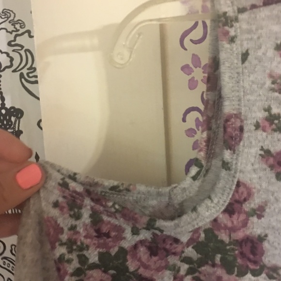 Cutout Shoulder Top with 3/4 Sleeves - Picture 7 of 8